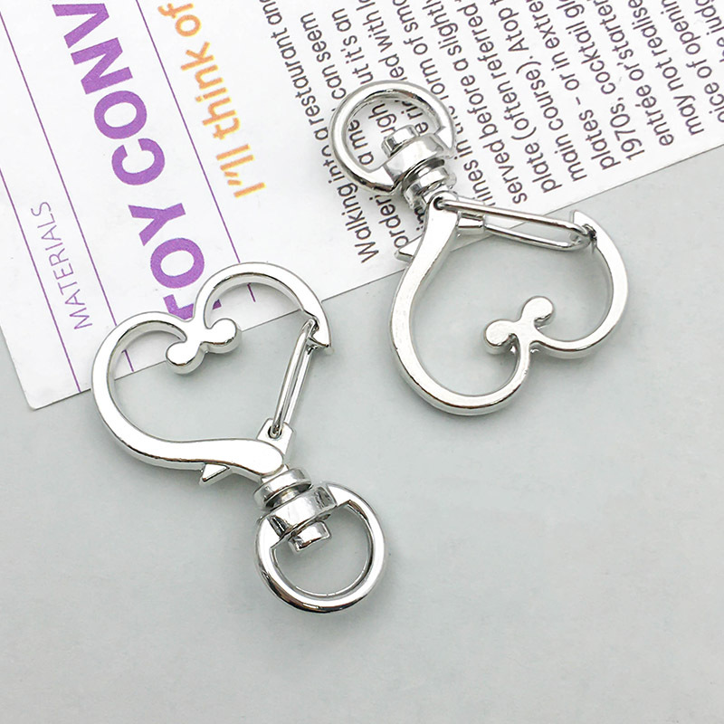 3:1 white k peach heart keychain dog buckle 24*34mm-4.2g-12813