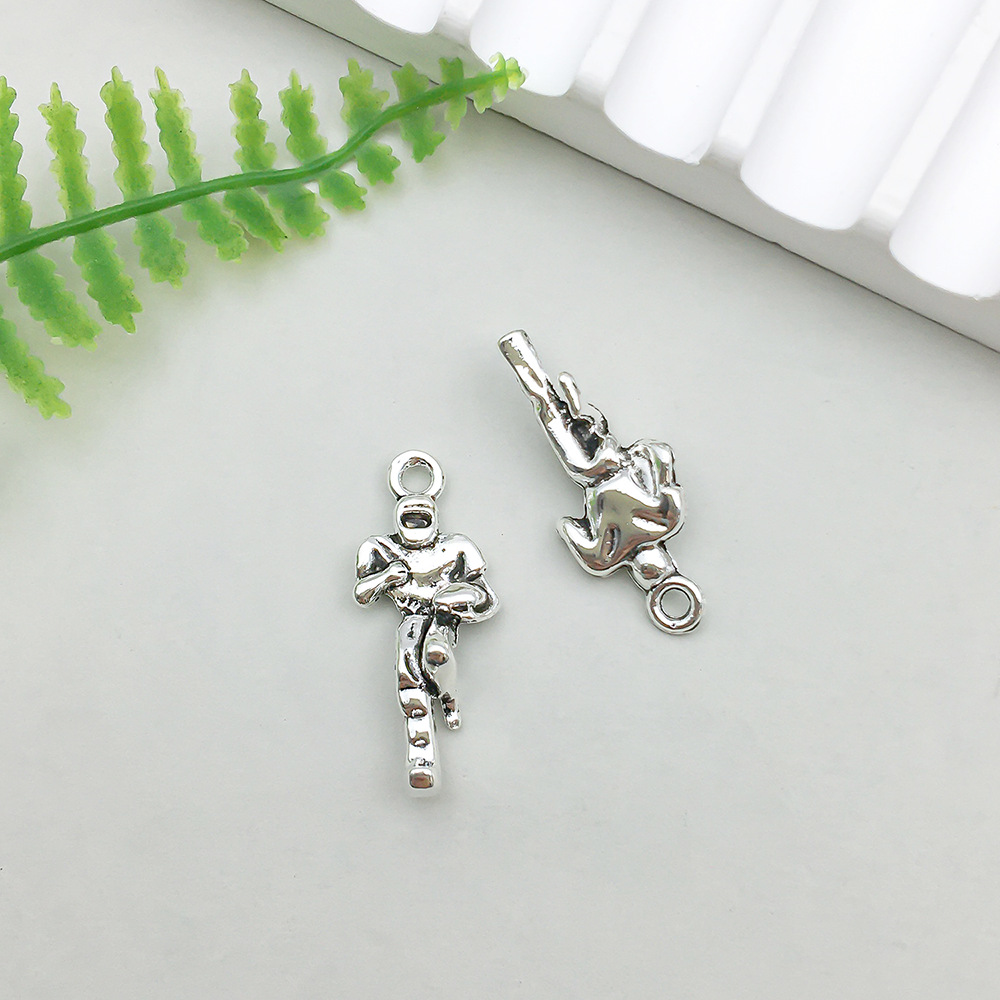 4:1 ancient silver rugby player 10*24mm-1.2g-11286