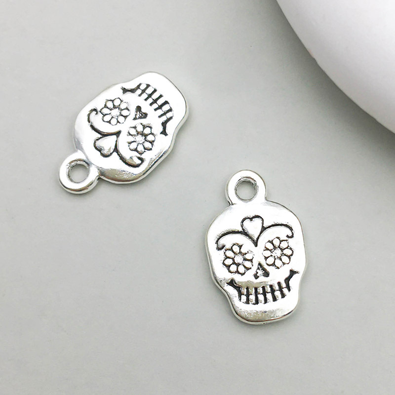 7:1 ancient silver skull 11*17mm-1.3g-10874