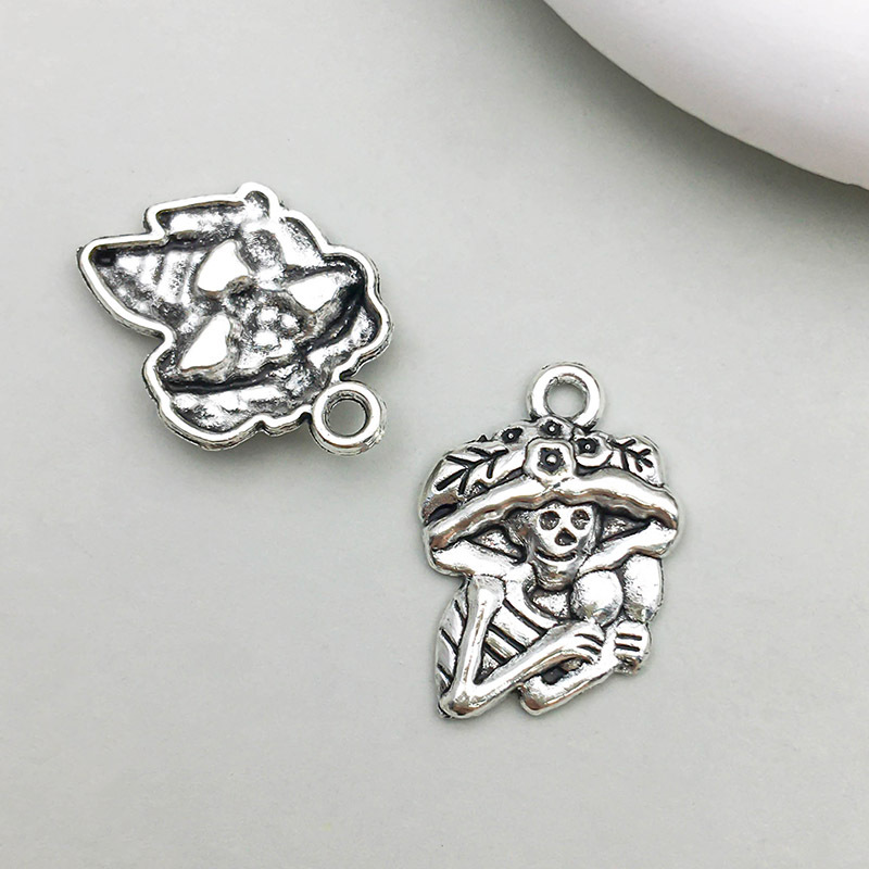 11:1 ancient silver skull 14*20mm-1g-10886