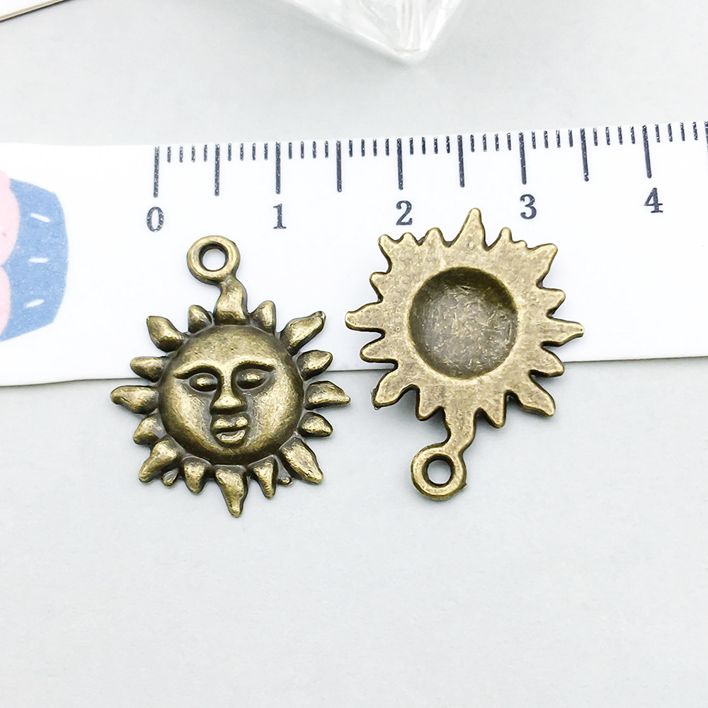 21:1 ancient green smiling face sun 19*23mm-1.5g-20866