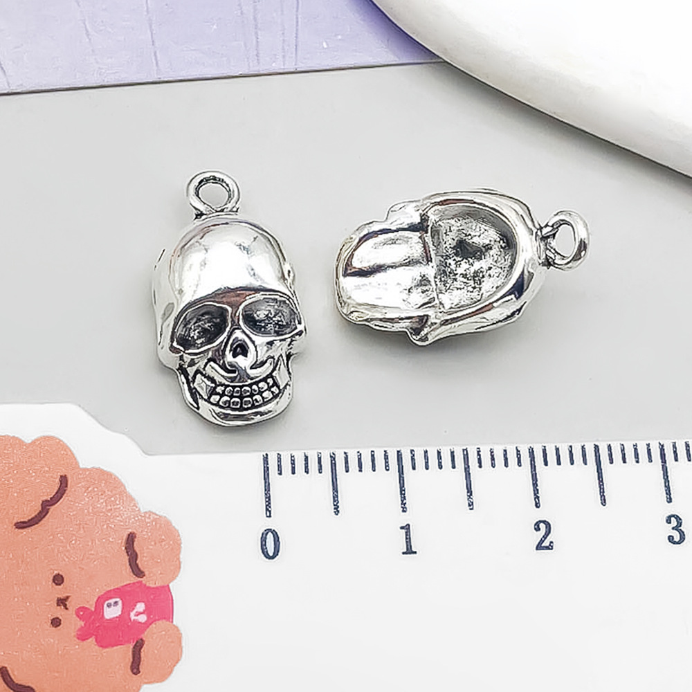 3:1 ancient silver skull 12*20mm-3.1g-3341