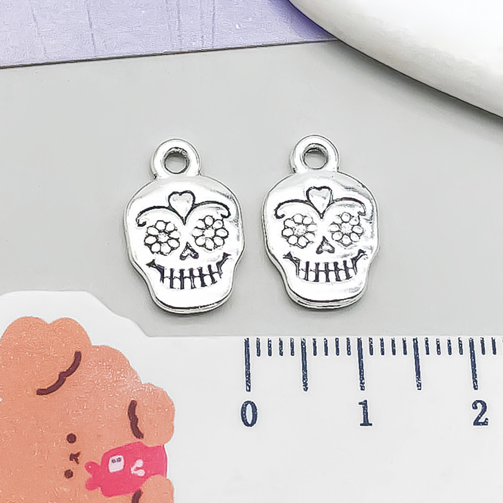 11:1 ancient silver flower skull 17*11mm-1.3g-10874