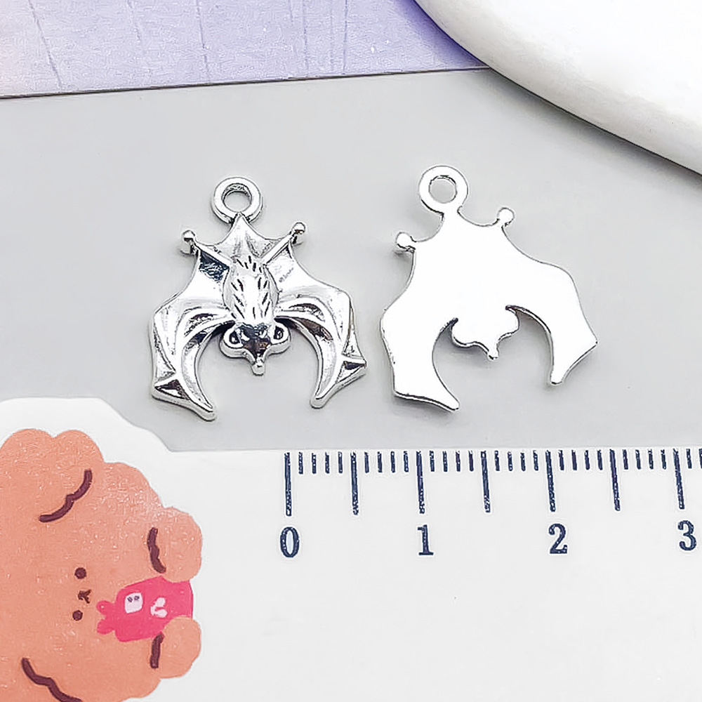 16:1 ancient silver small bat 17*20mm-1.6g-B297