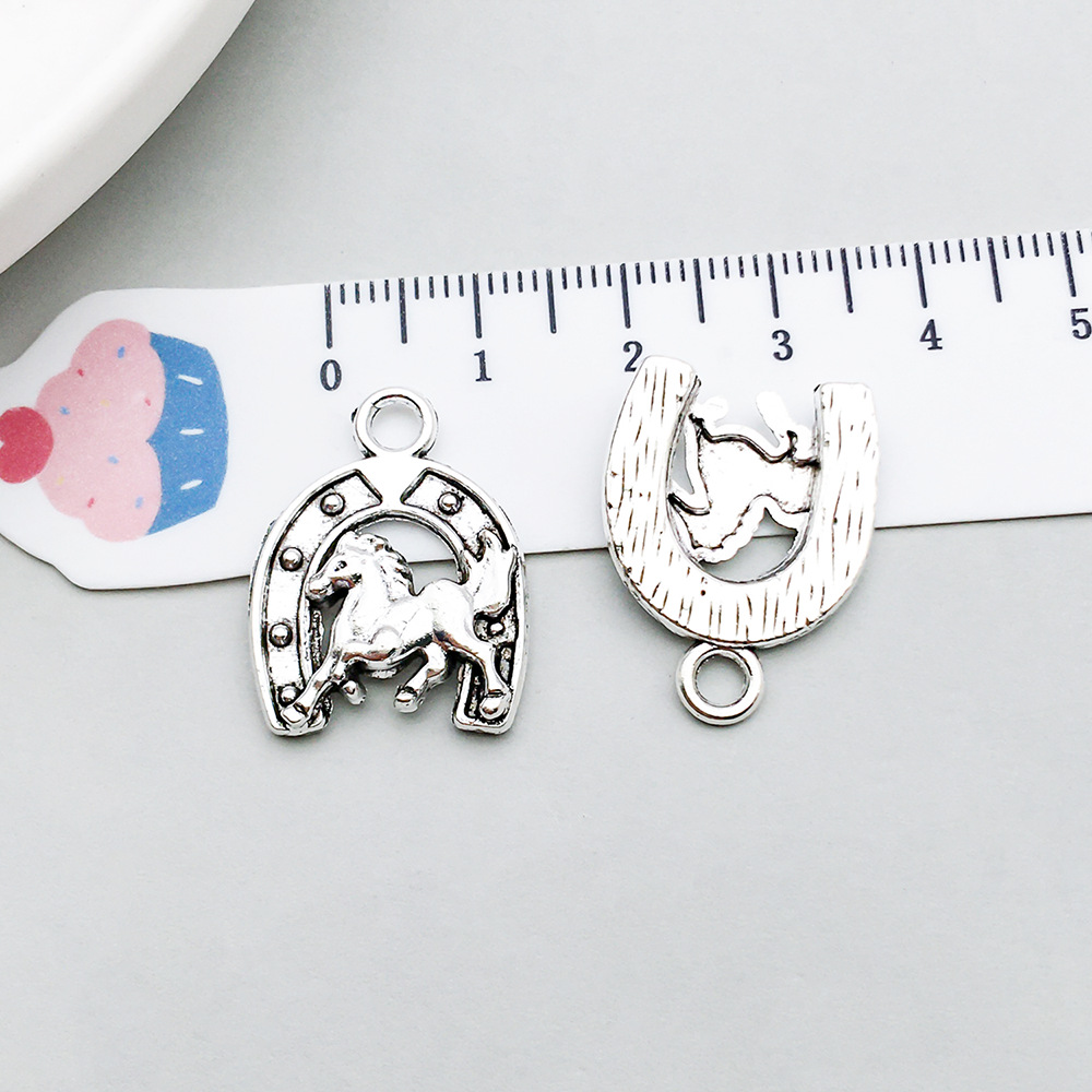 7:1 ancient silver horseshoe 18*23mm-2.3g-14030