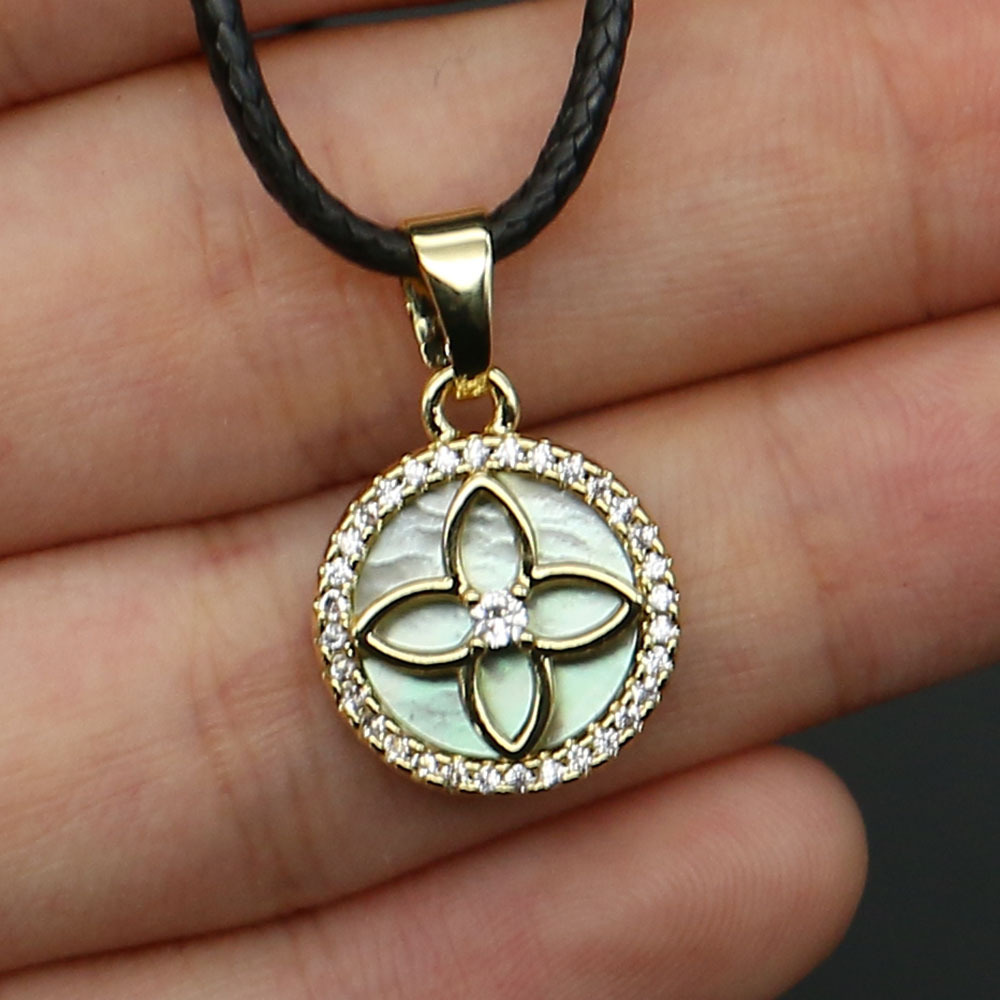 F black Lip Shell necklace 19inch