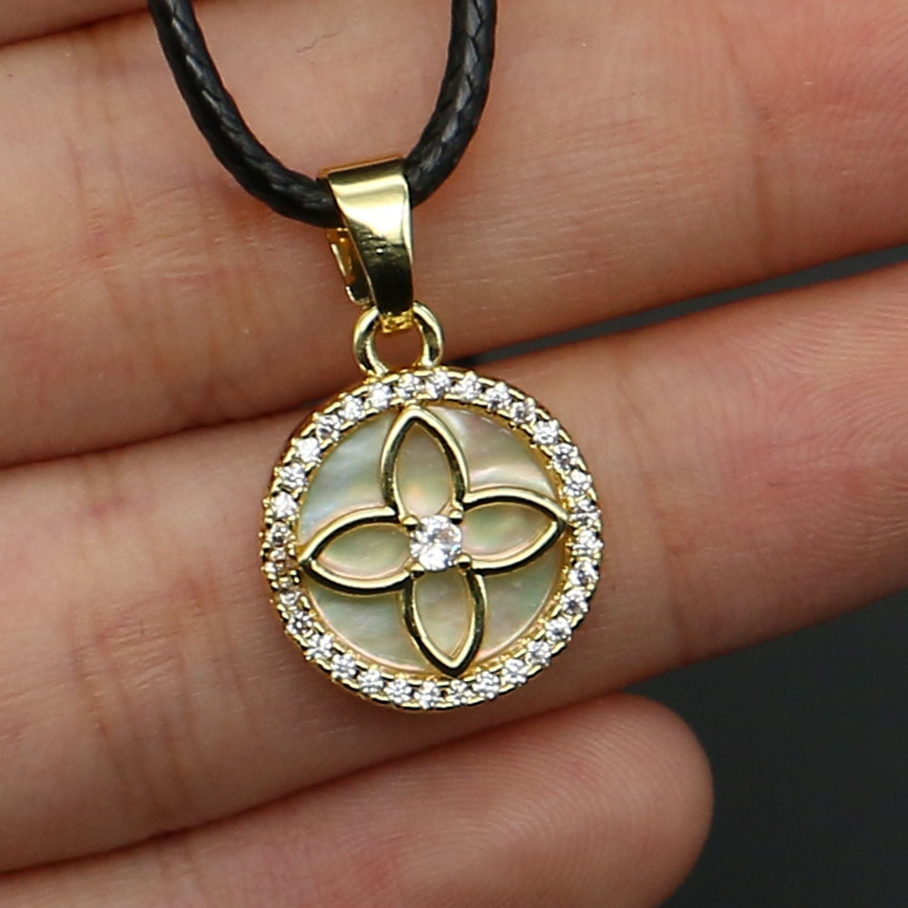 5:White Lip Shell necklace 19inch