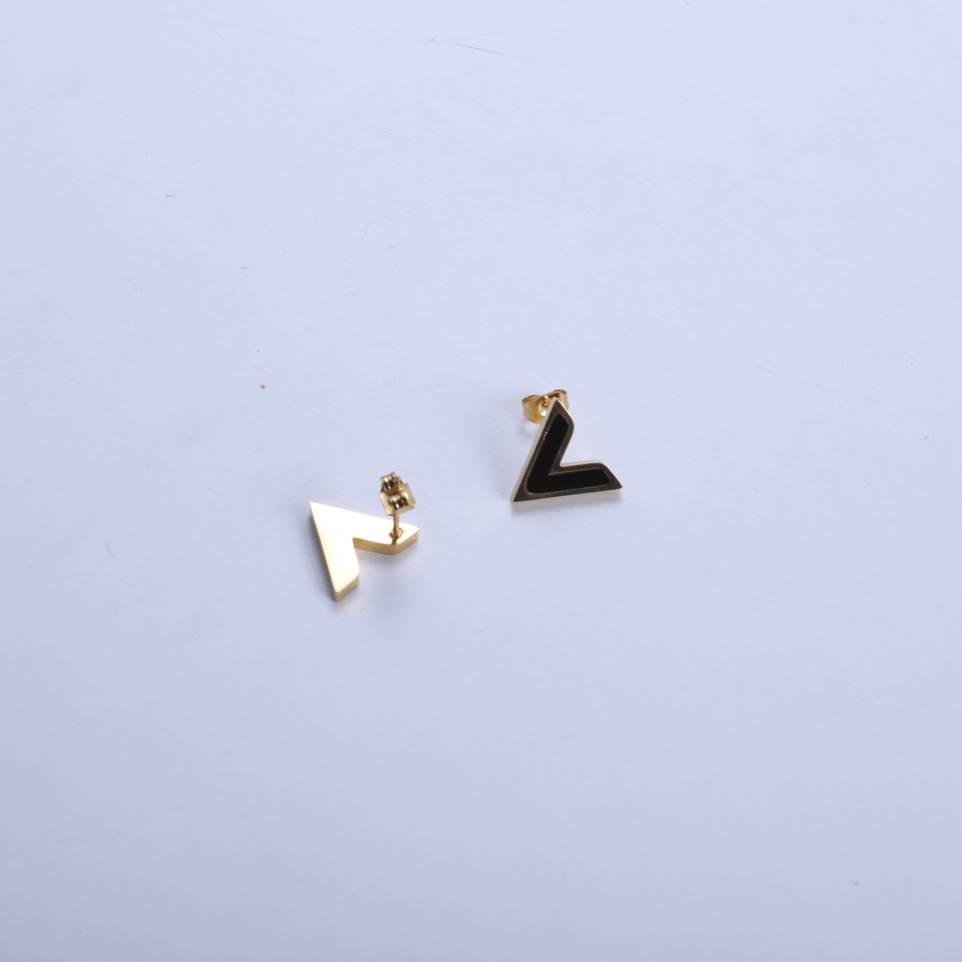2:Gold v-shaped earrings