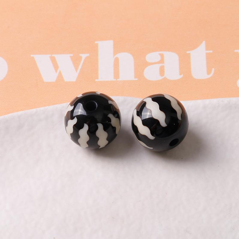 14:Black pumpkin beads