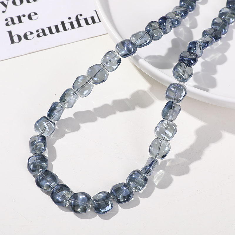 1:A string of gray and blue