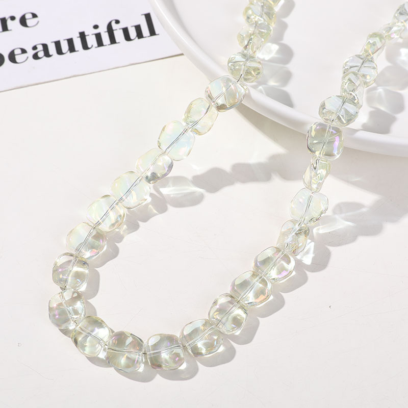 7:A string of light yellow