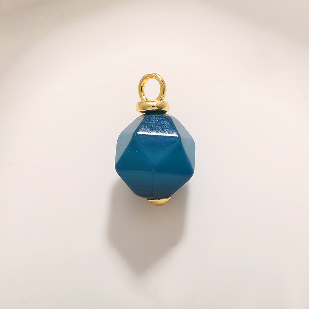 Polygonal blue agate