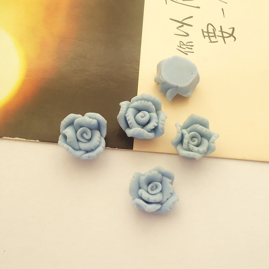 4:Blue small flower without holes