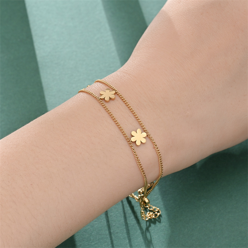 7:Five-petal flower golden