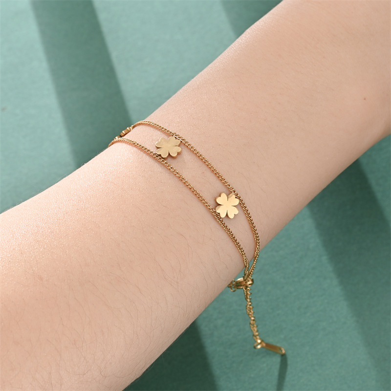 12:Four leaf clover golden