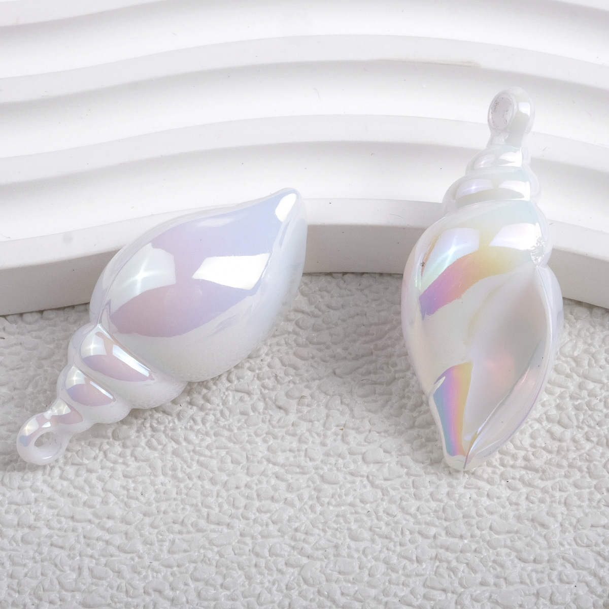 2:White-small size conch