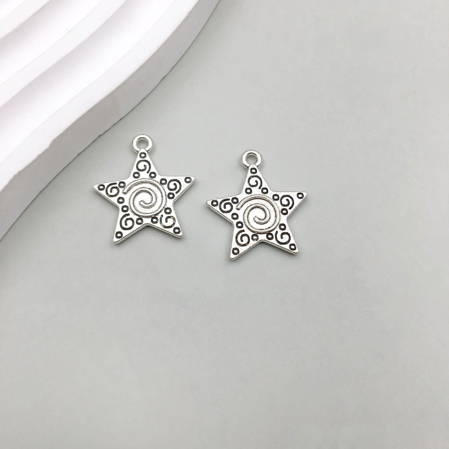 19:1 Ancient silver star 20*24mm-1.7g-12132