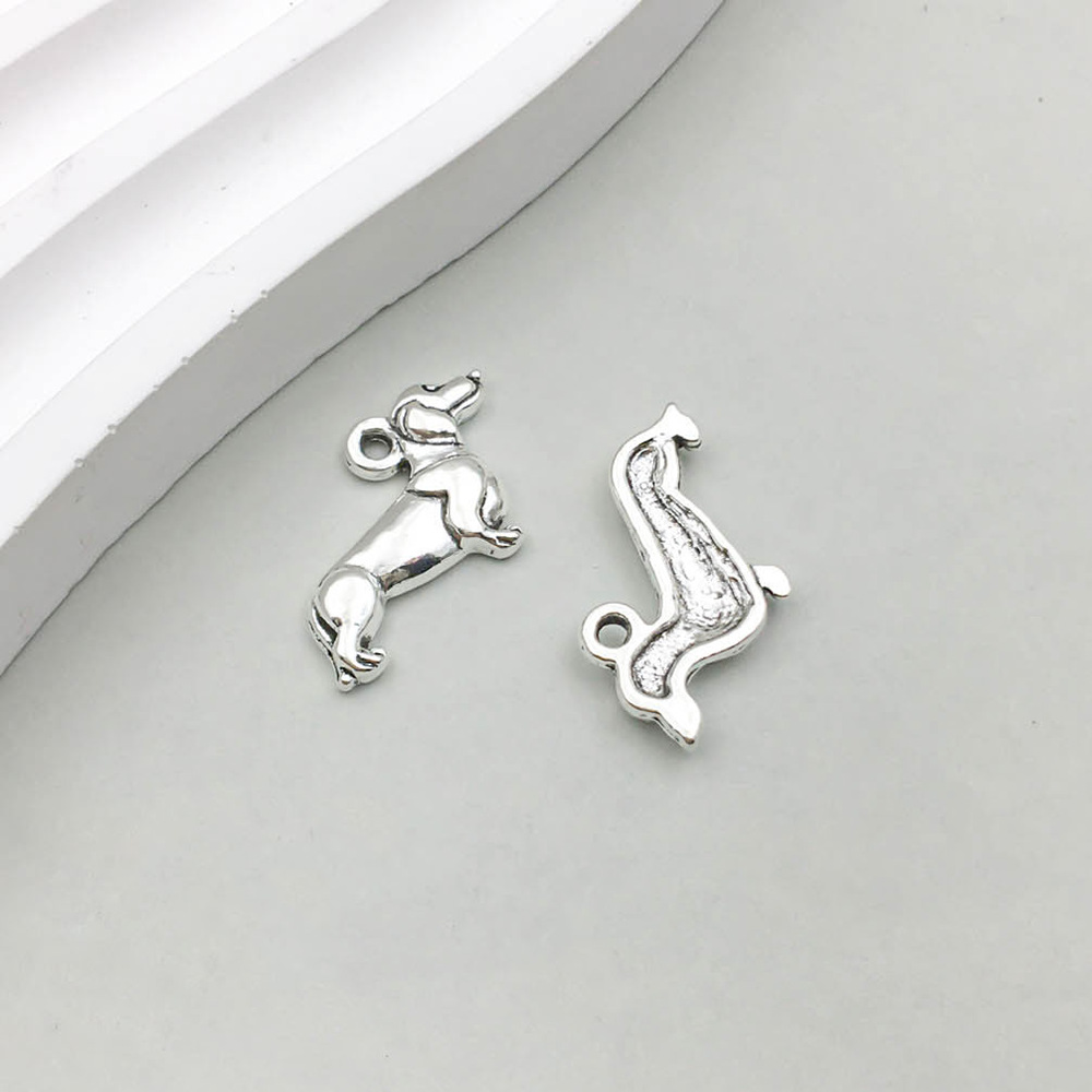 13:1 ancient silver dog 13*20mm-1.3g-9814