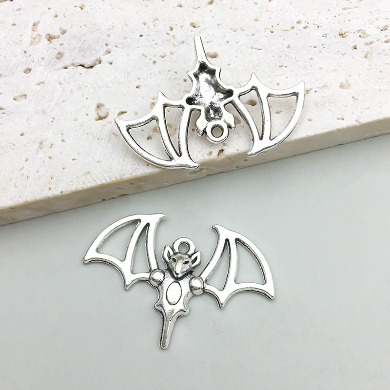 7:1 ancient silver bat 33*22mm-1.9g-10856