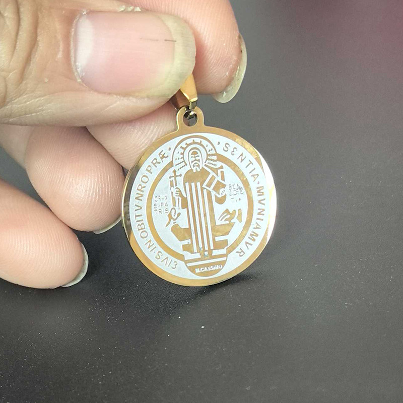 4:Golden exorcist priest   golden pearl chain corrosion style