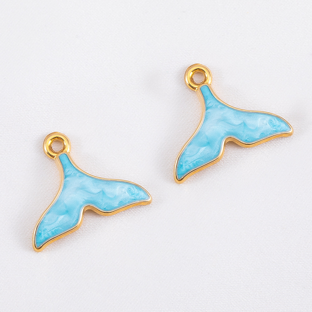 13:Fish tail - sky blue -17.5x15