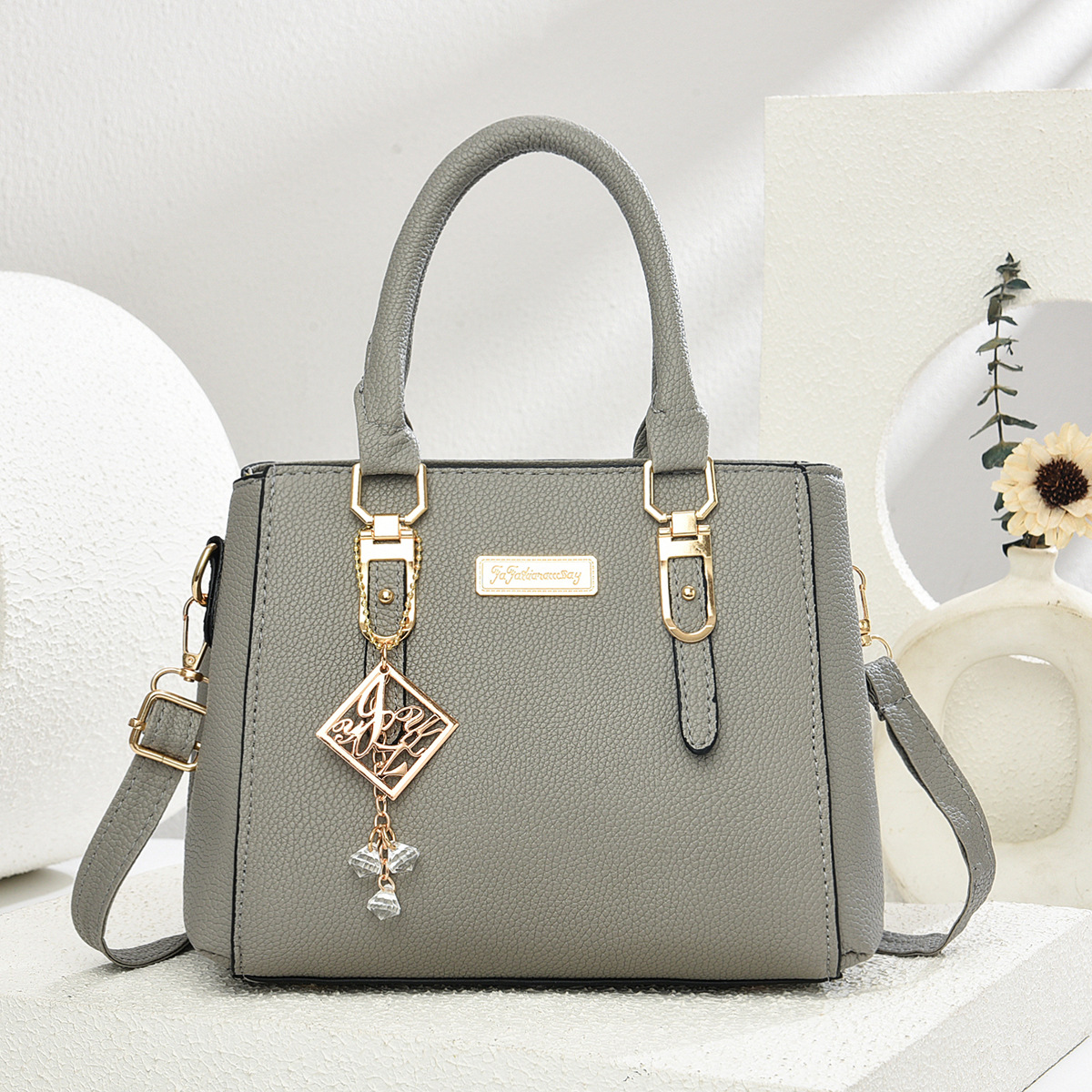 Diamond style/light gray