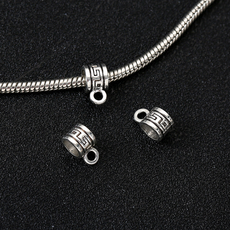 3:Straight hole pattern (approximately length: 0.9cm width: 0.6cm aperture: 0.3cm)