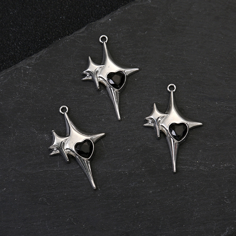 2:Black love star (about 2.8*4.2*0.4cm)