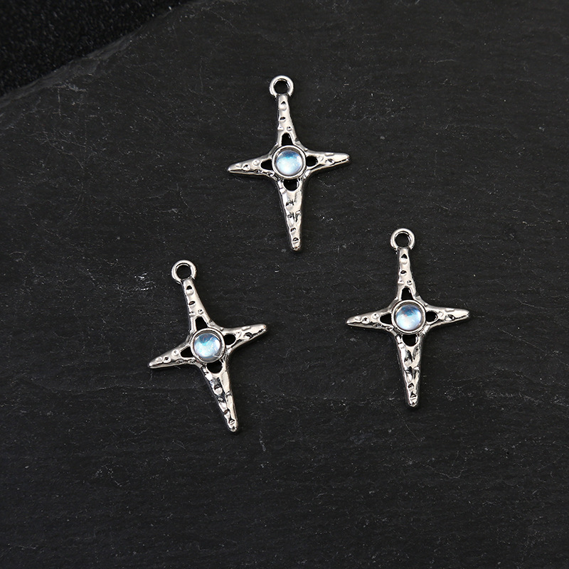 6:Round cross stars (about 2.8*2*0.2cm)