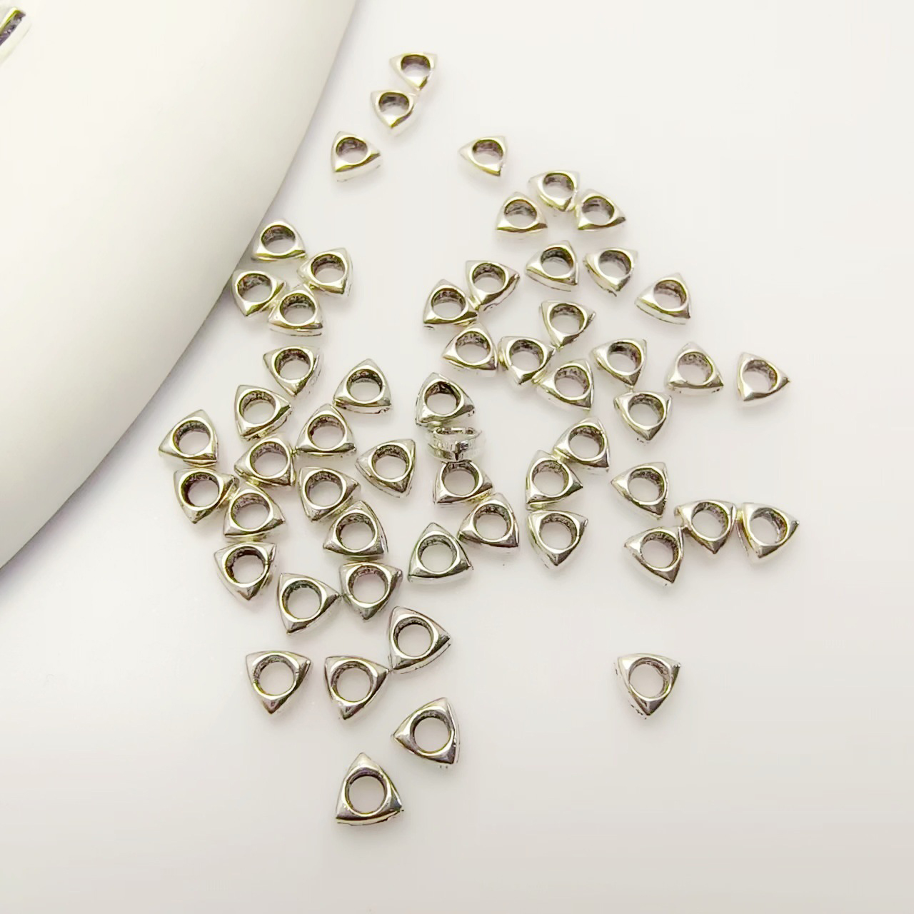 ancient silver 3mm hole 1.2mm