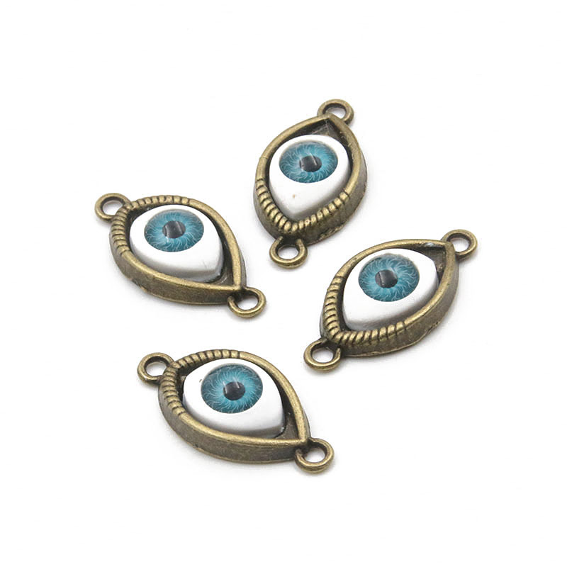 3:Ancient green-blue eyes