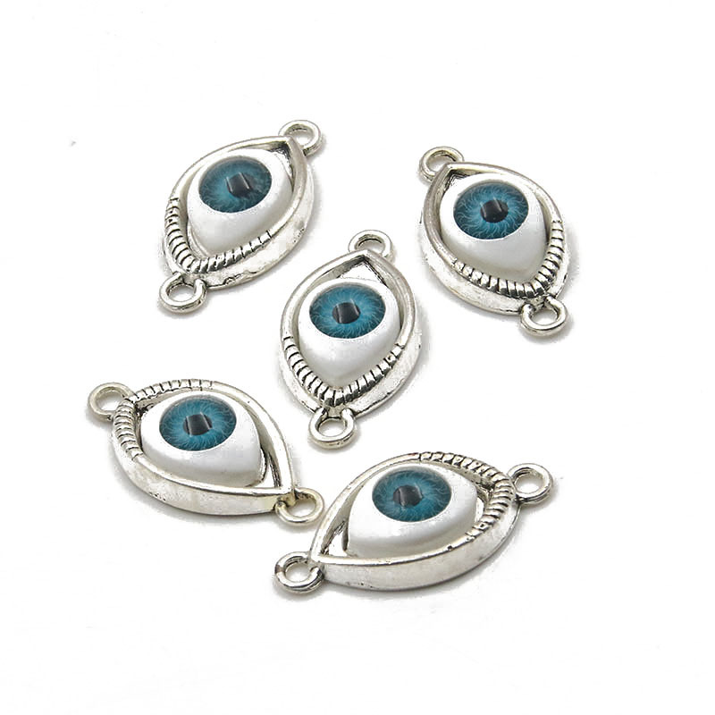 8:Ancient silver-blue eyes