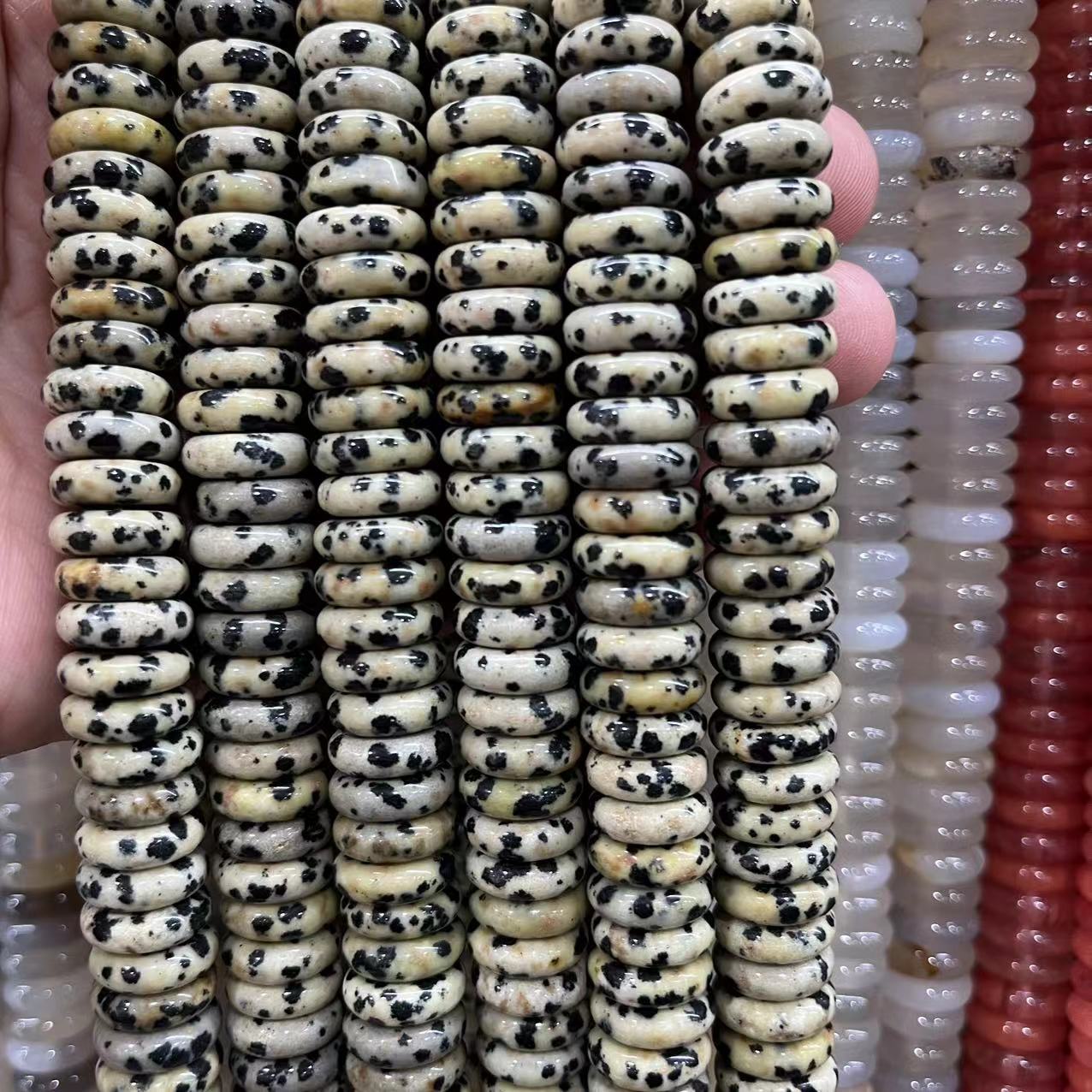 dalmatian 4x10mm (about 50 pieces)