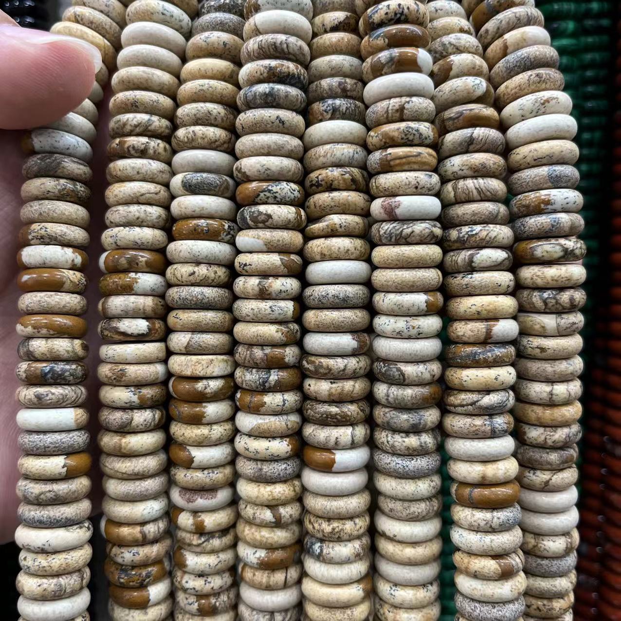 Picture Jasper 4x10mm (about 50 pieces)