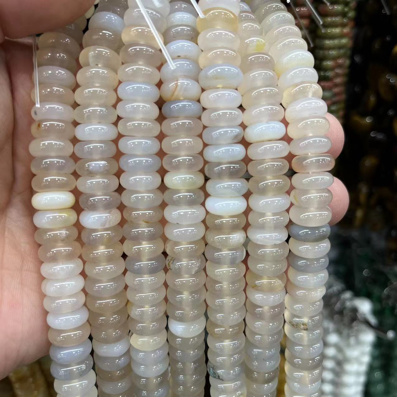 White agate 4x10mm (about 50 pieces)