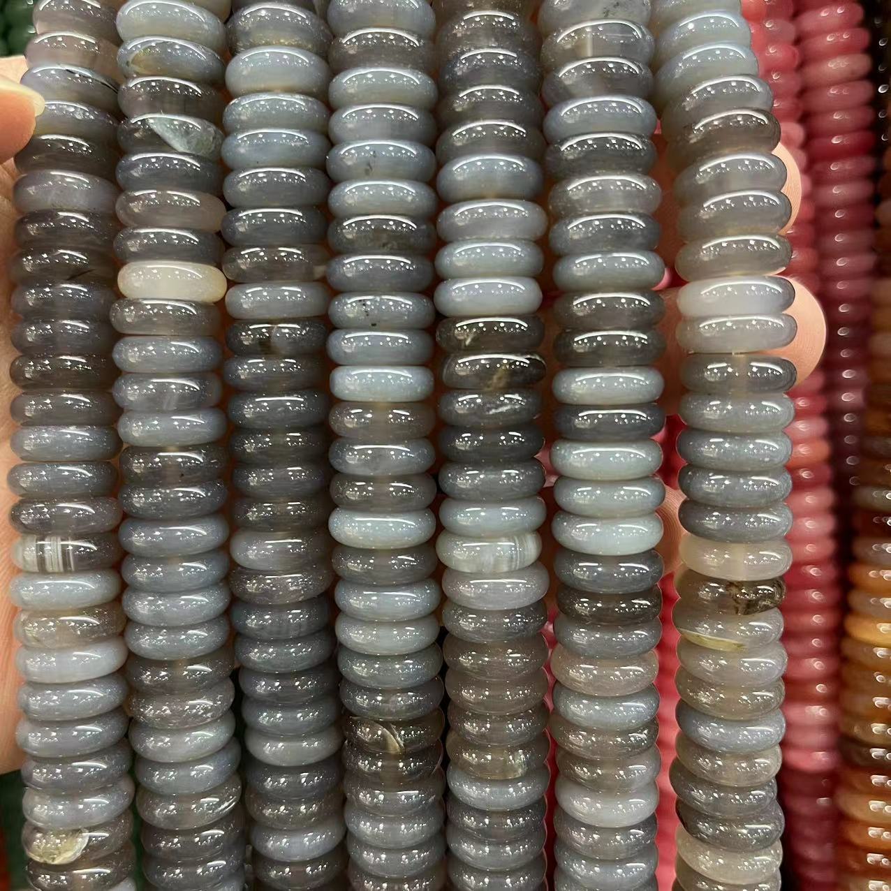 Gray agate 4x10mm (about 50 pieces)