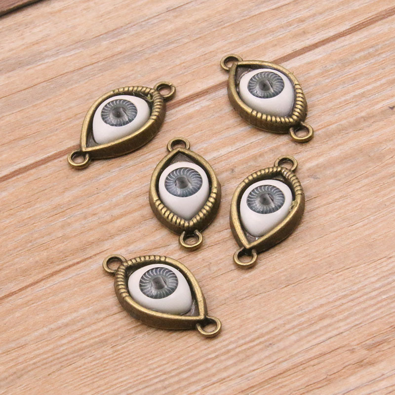 6:Ancient green-gray eyes