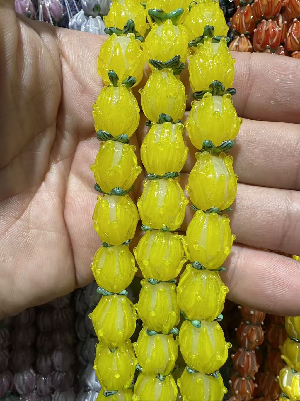 2:Translucent yellow