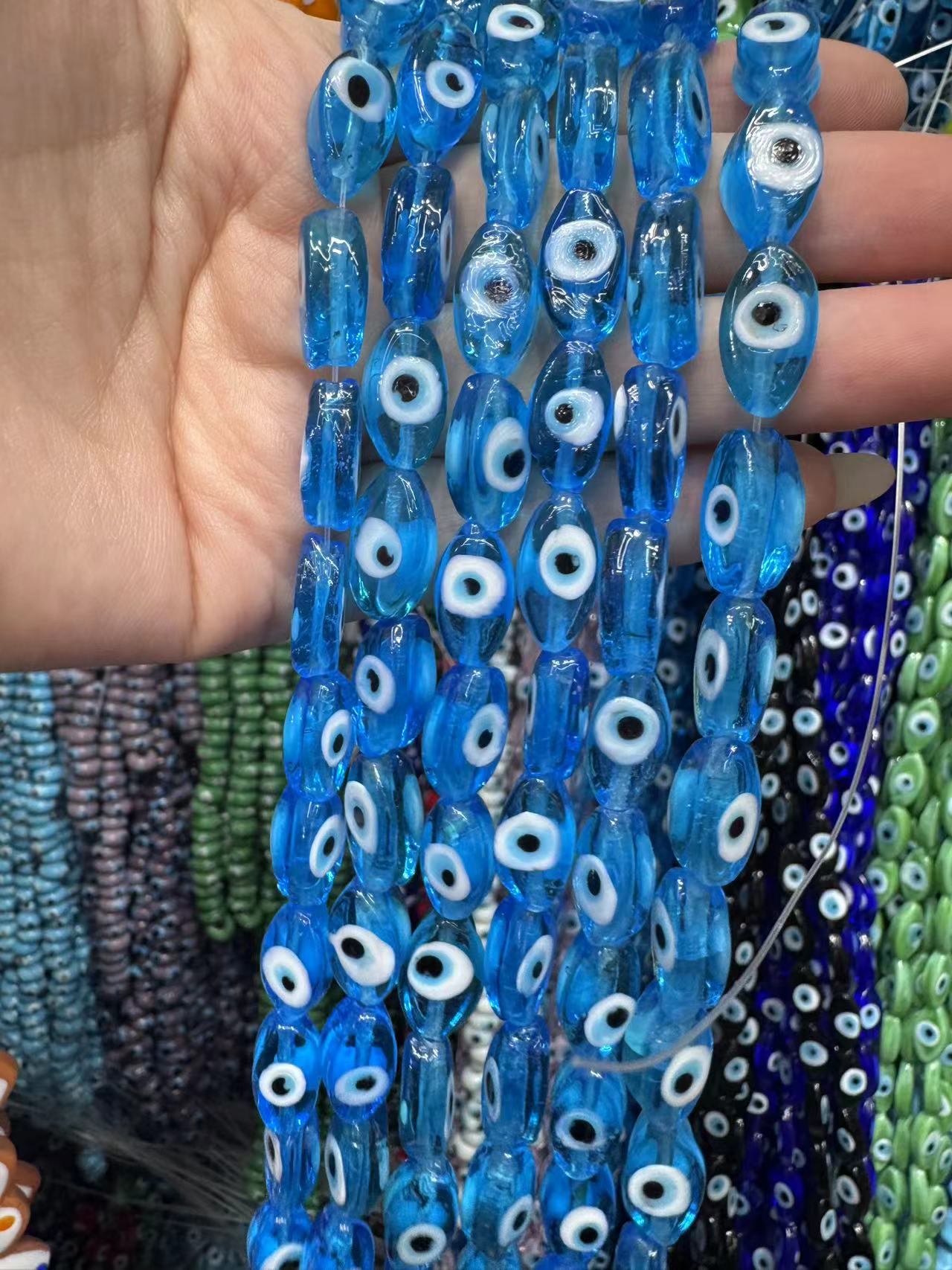 8:Transparent light blue