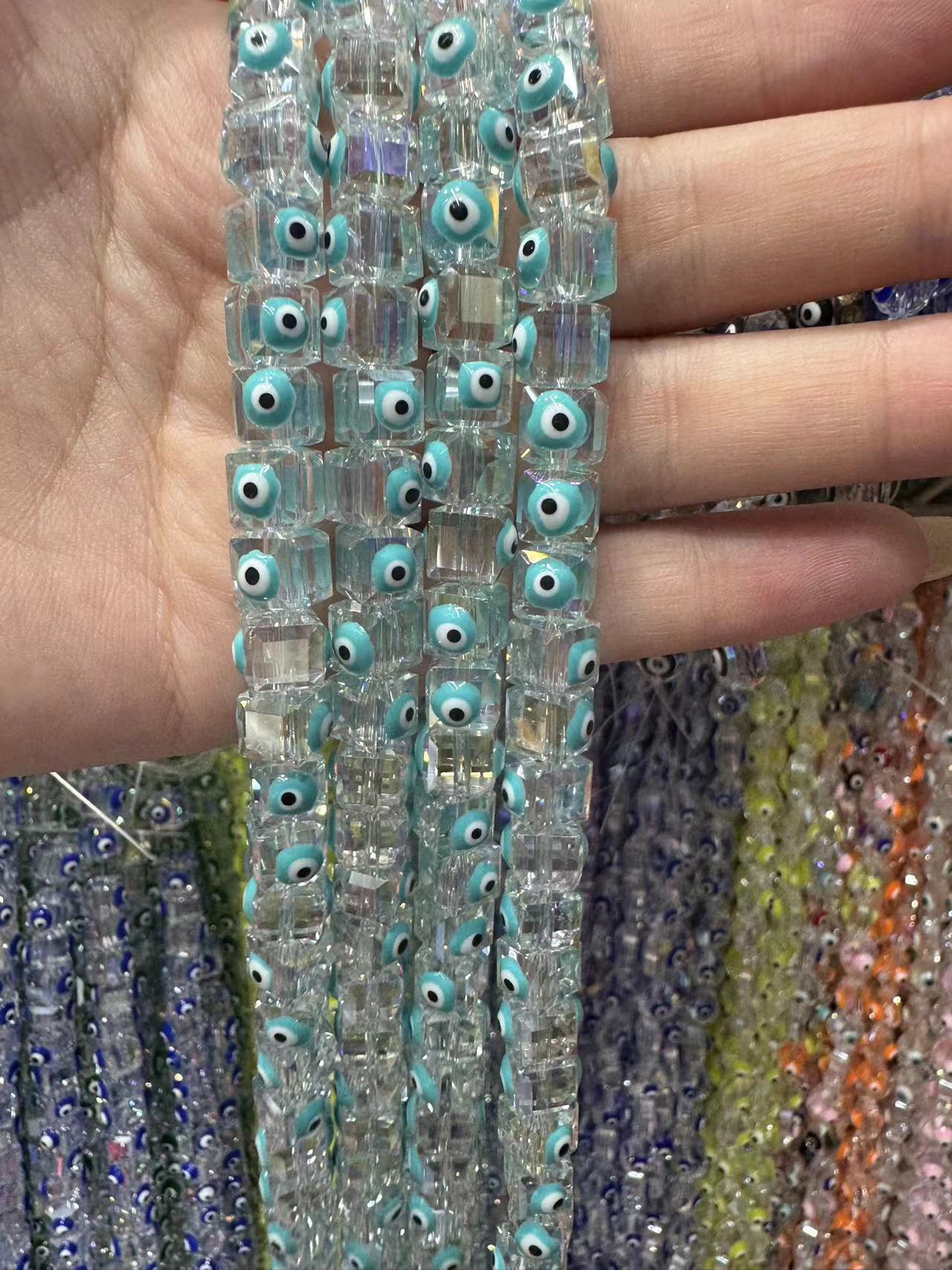 9:Lake blue square eyes