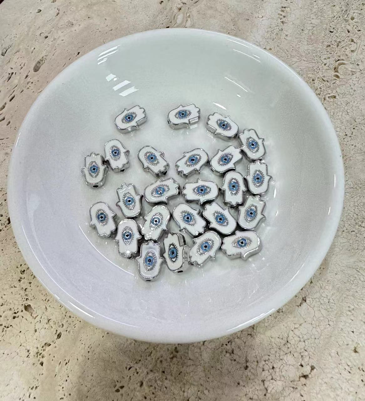 1:Blue white eyes silver