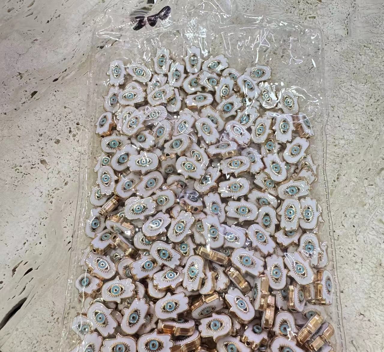 9:Light pink eyes golden