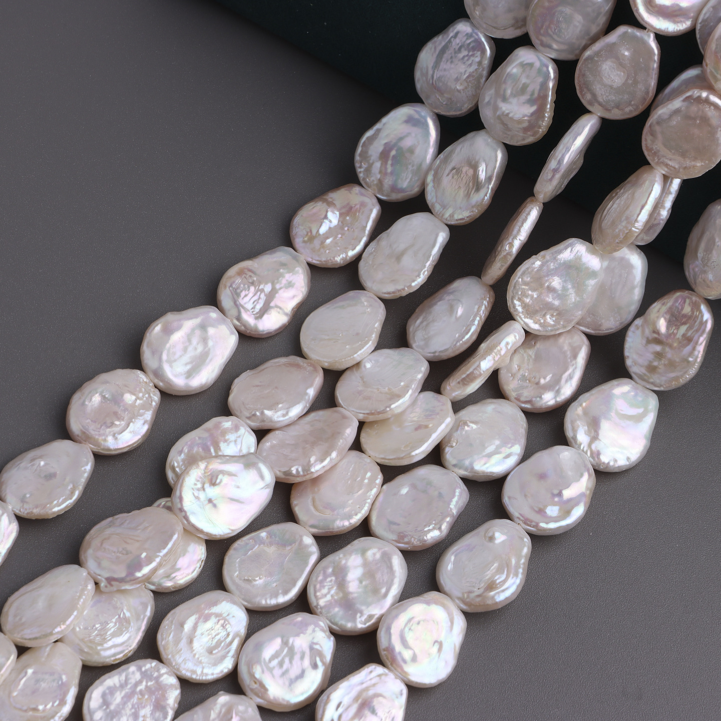 1:White conformable button 1 piece