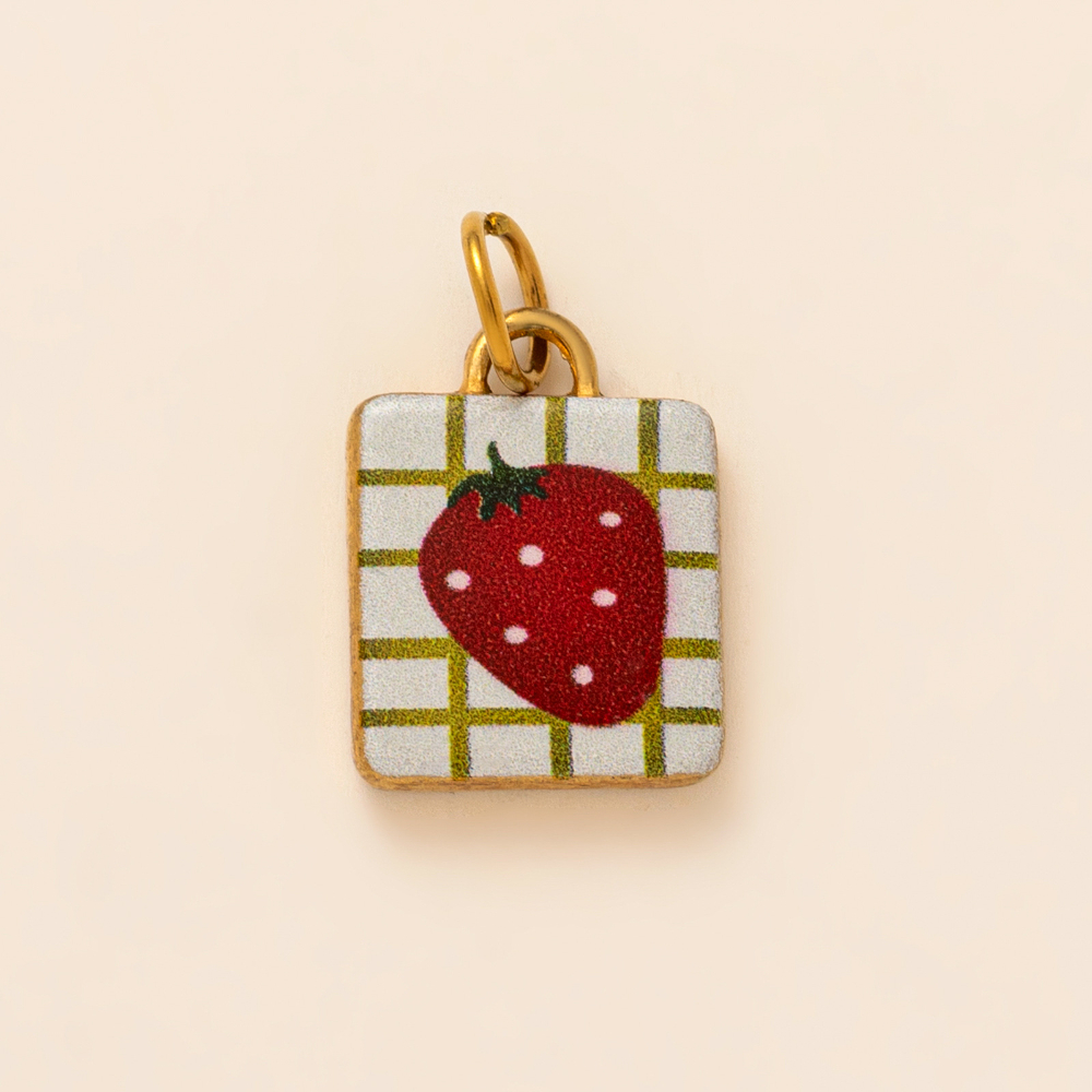14:Grid strawberry pendant