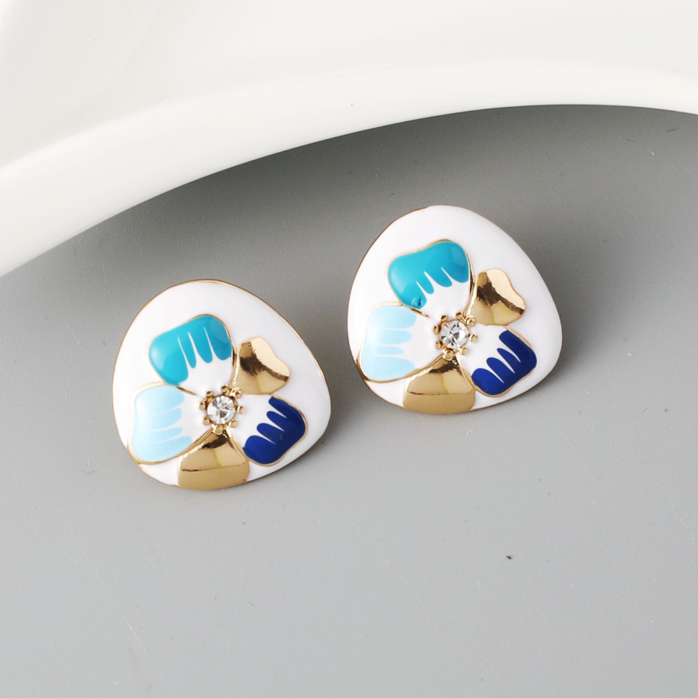 2:Blue-earring style