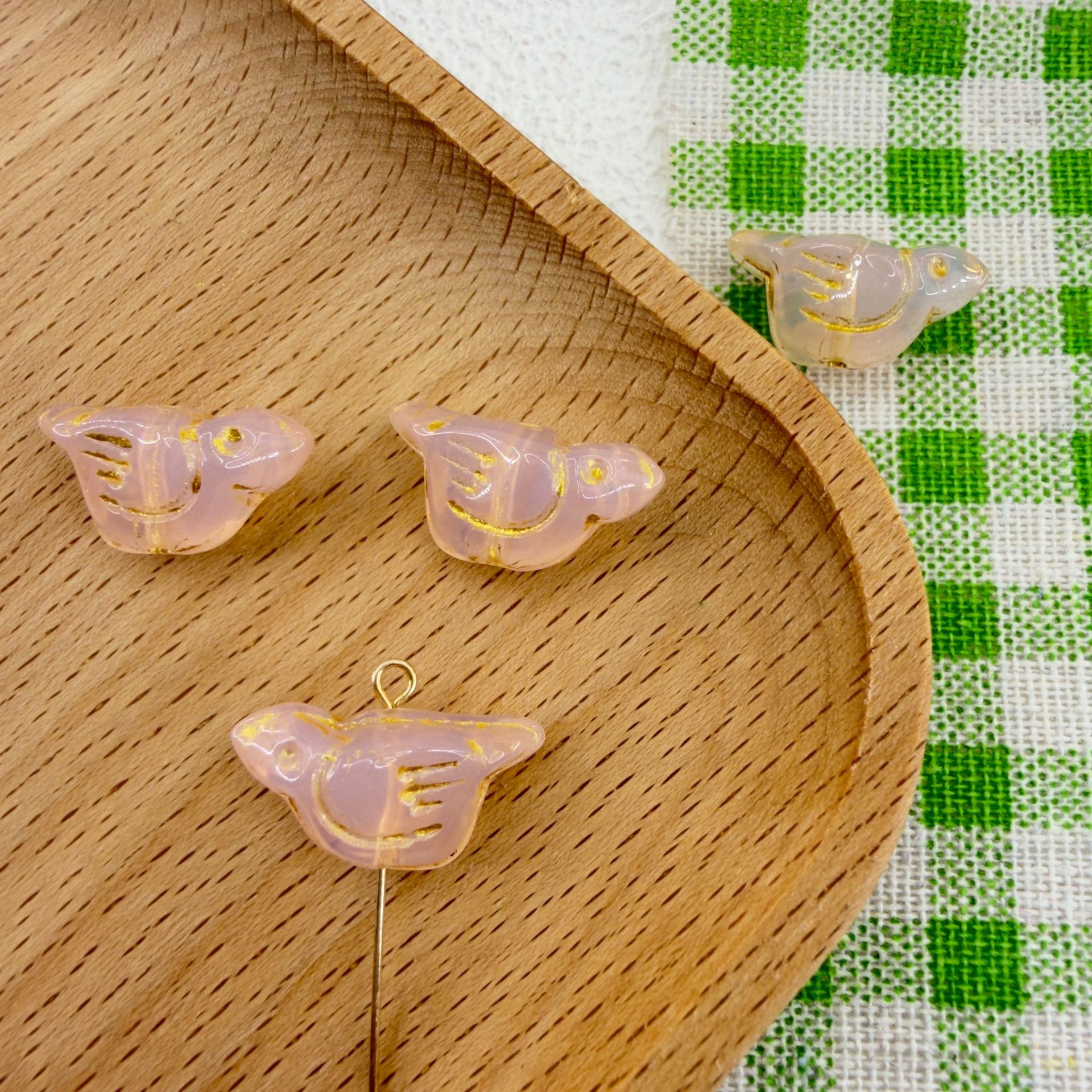 9:Transparent powder