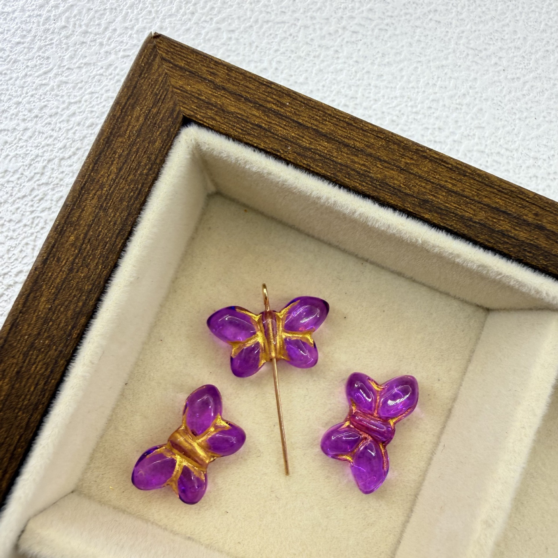 2:Translucent purple