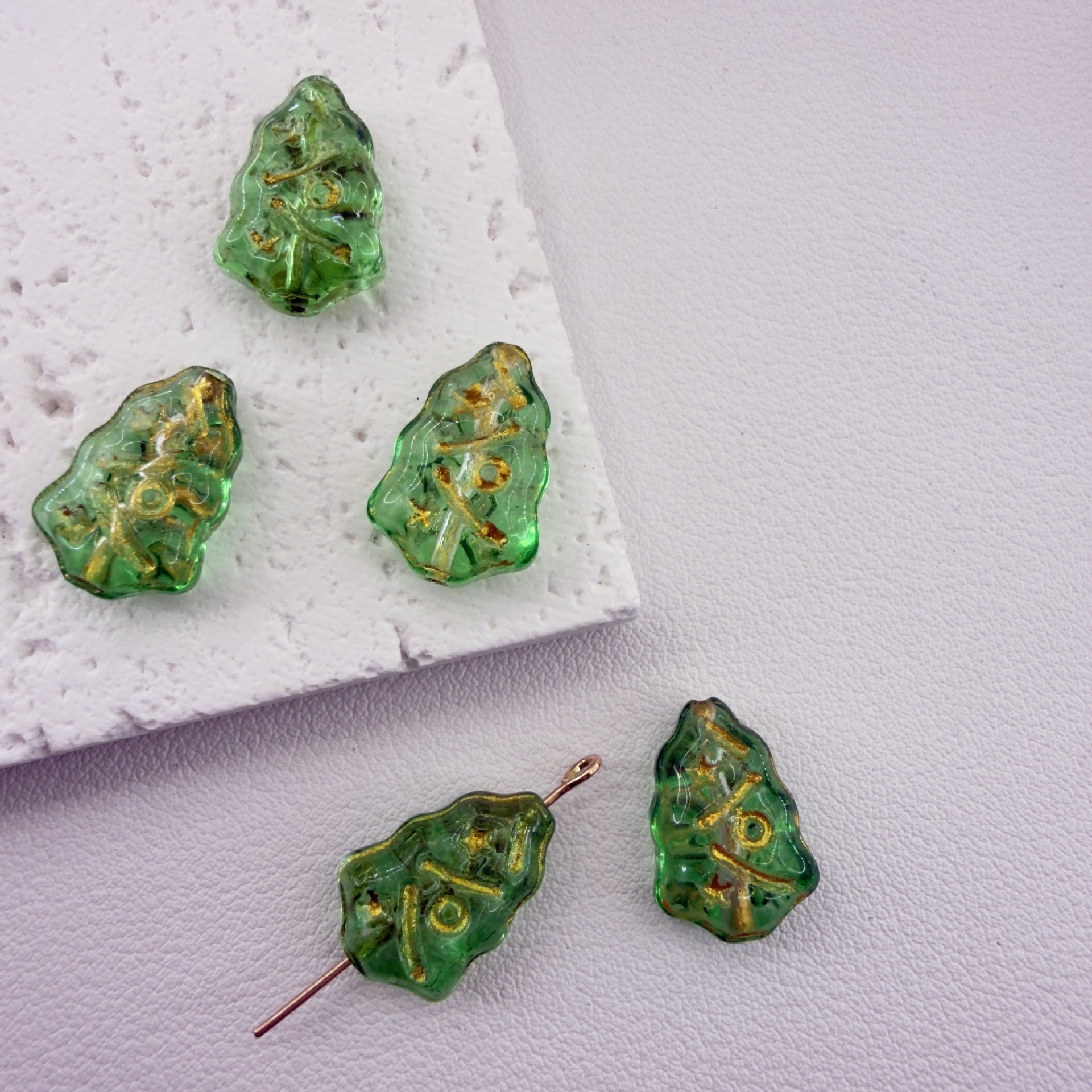 10:Translucent green