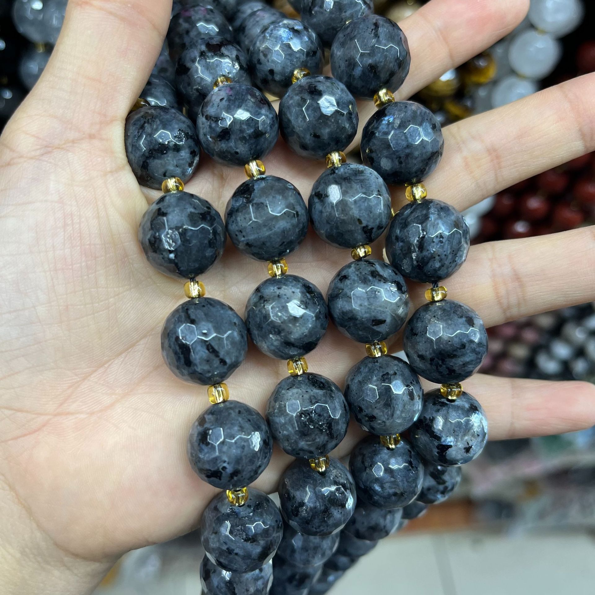 12 Black Labradorite