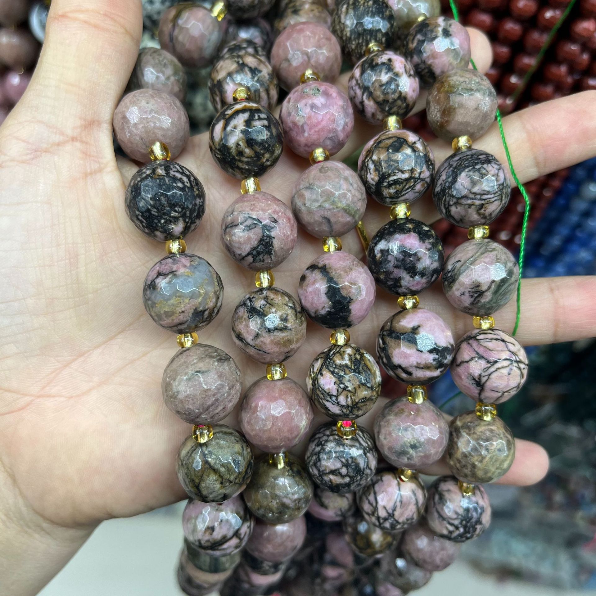 18 Black lines and red lines